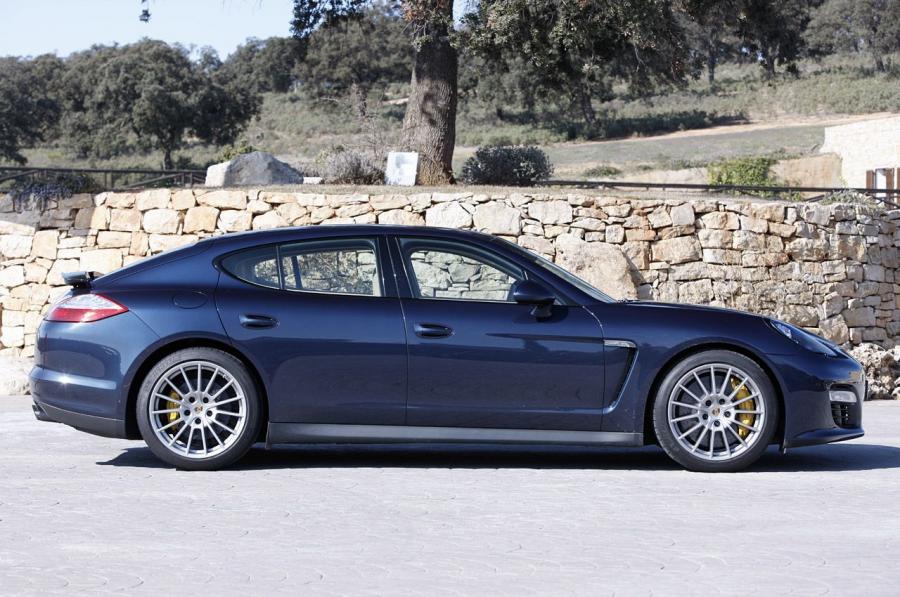  Porsche Panamera GTS 2013 года  (фото 24 из 52)
